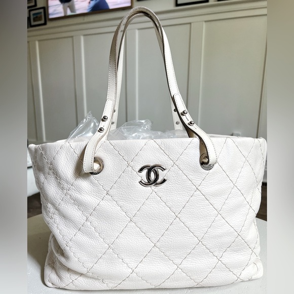 CHANEL Handbags - CHANEL “On The Road” Leather Tote Bag w/ Authenticity Card